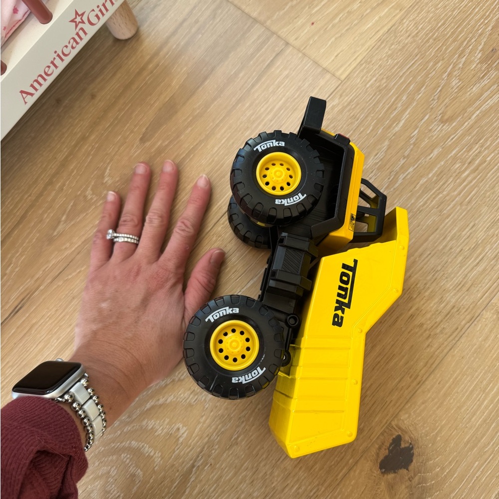 Tonka Retro Metal Yellow and Black Dump Truck Toy - Picture 5 of 6